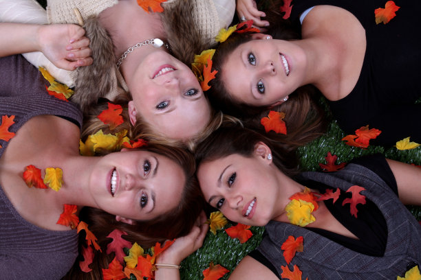 秋之美围成一圈图片下载