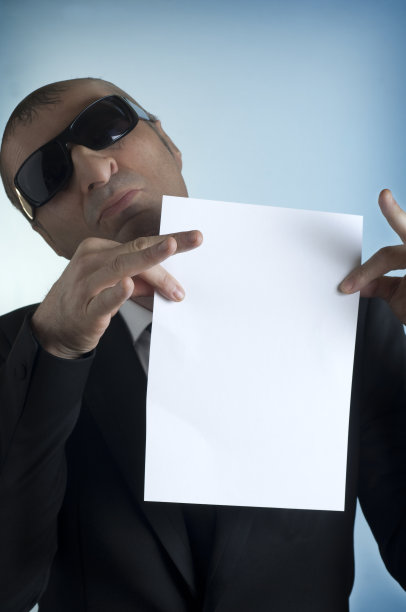 作弊。商人出示合同图片下载