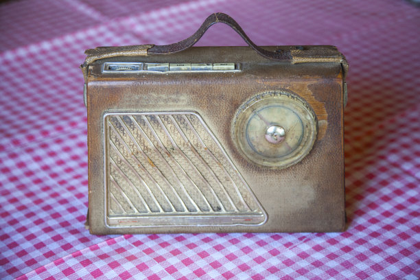 台旧收音机图片下载