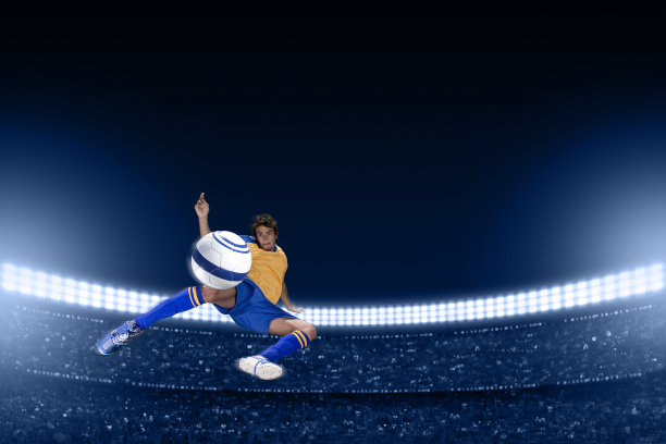 极限足球运动员截击图片下载