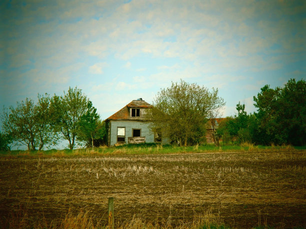 被遗弃的草原家园，看起来像老照片图片下载