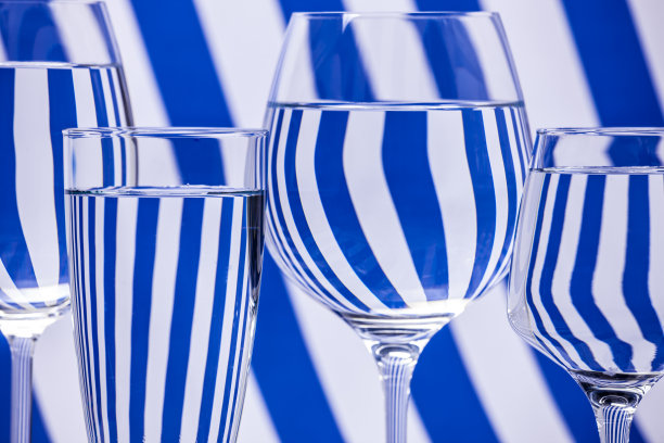 蓝白四杯图片下载