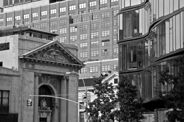 纽约——相比之下，曼哈顿第14街的建筑时代图片下载