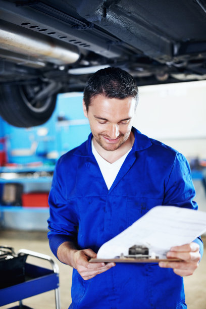 这辆车看起来可以上路了…图片下载