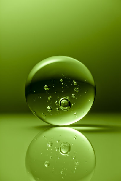 绿色的玻璃球图片下载