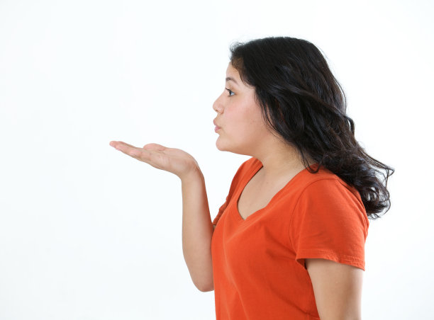 十几岁的女孩吹图片下载