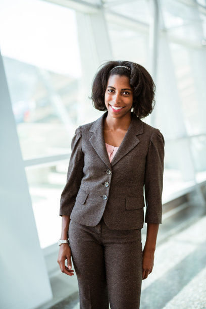 今天的领导者图片下载