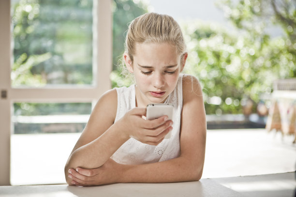 网络欺凌的青少年图片下载