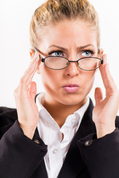 戴眼镜的女商人图片下载