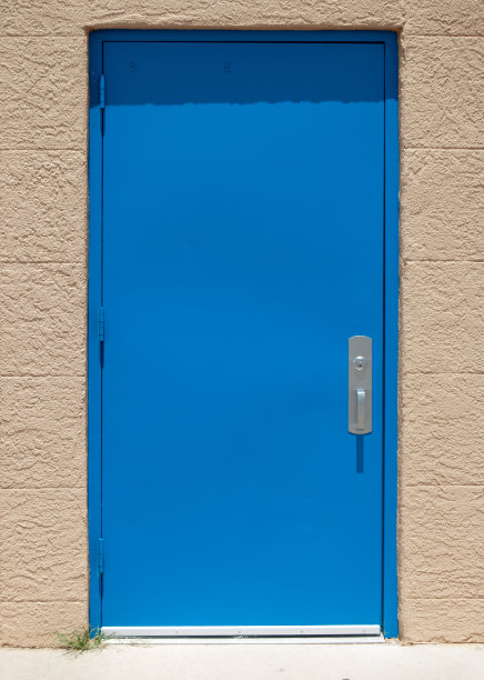 蓝色的工业门图片下载