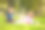 两个女孩在公园里玩图片下载