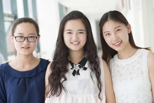 一群年轻的商业女性图片下载