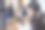 一名日本女孩在学校用平板电脑工作。图片下载