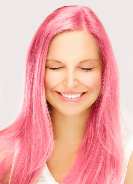 街style-colored头发。粉红色的图片下载