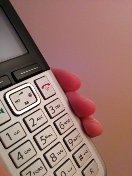 手里拿着手机图片下载