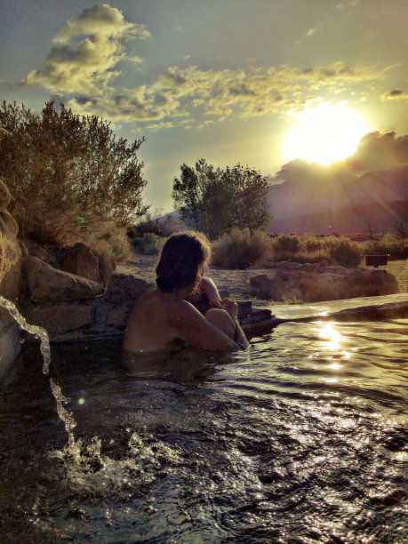 美丽的温泉早晨图片下载