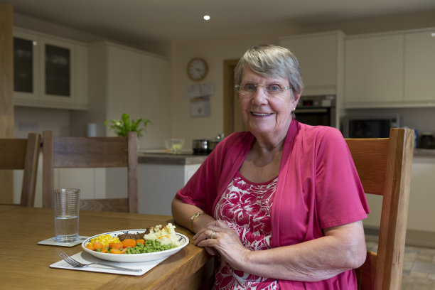 很期待这顿午餐。图片下载