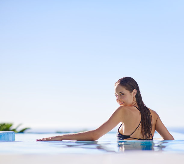 夏天是游泳的时间图片下载