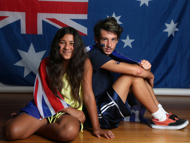 穿着澳大利亚服装的孩子们图片下载