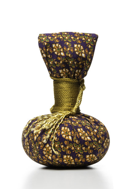 泰国温泉草药压缩球隔离图片下载