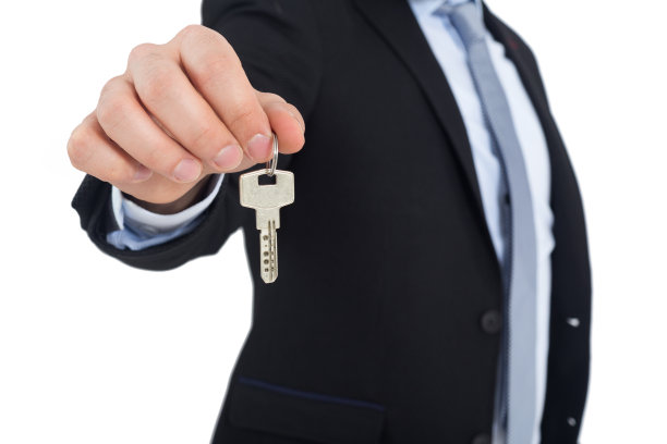 男人给新的钥匙?图片下载