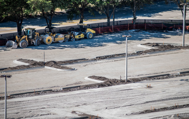 正在建设的停车场图片下载