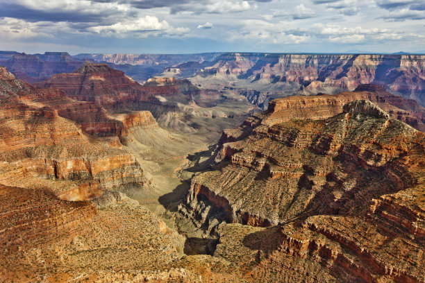 直升机俯瞰大峡谷图片下载