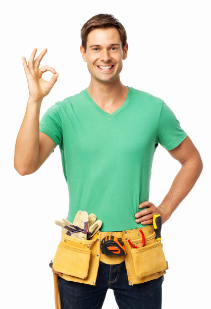 自信的木匠做出Ok手势图片下载