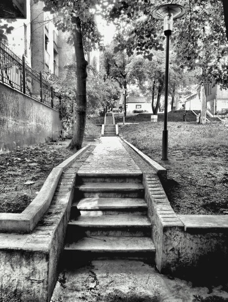 白色的楼梯图片下载