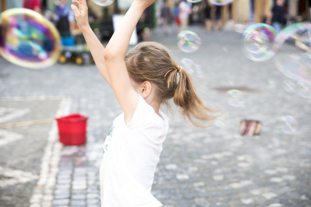 玩泡泡图片下载