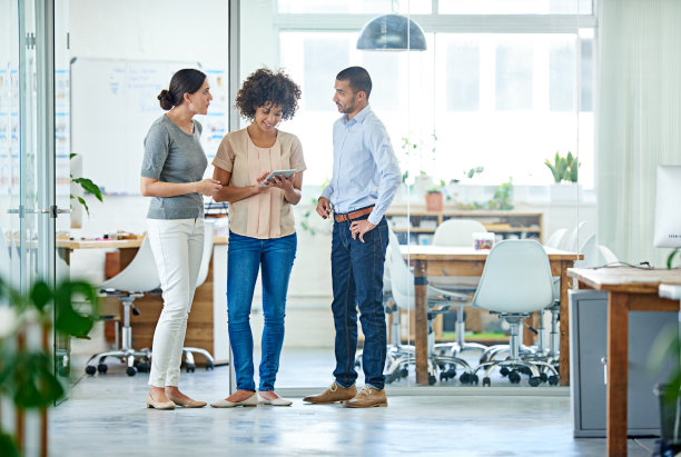 年轻又有商业头脑图片下载