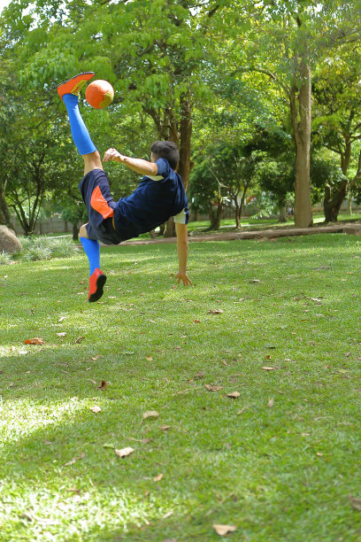 自行车踢图片下载