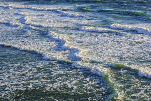 旧金山沿岸的海浪图片下载