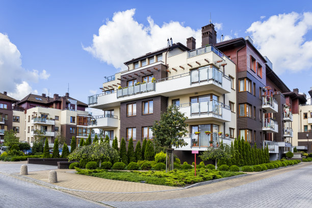 波兰华沙的现代公寓楼素材图片