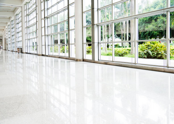 空荡荡的大厅里图片下载