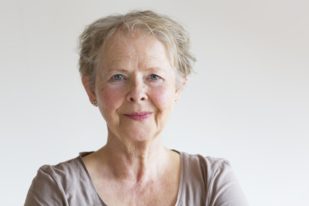 微笑着高级的女人图片下载