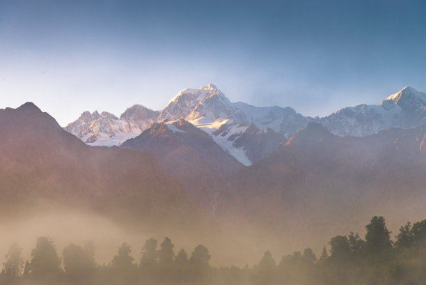 新西兰马锡森湖的库克山素材图片