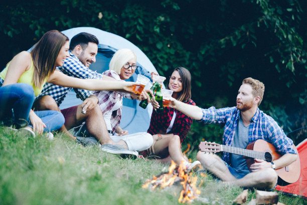 在自然界中露营图片下载