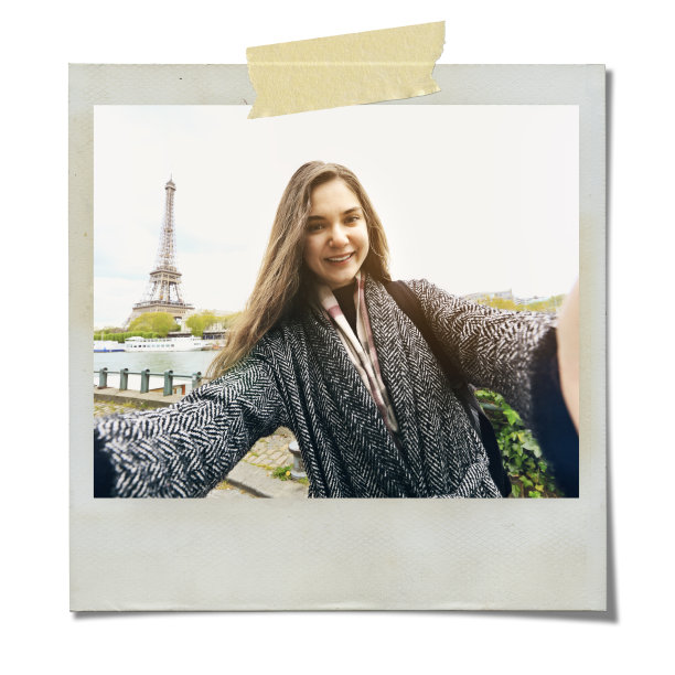 快乐的巴黎女人。图片下载