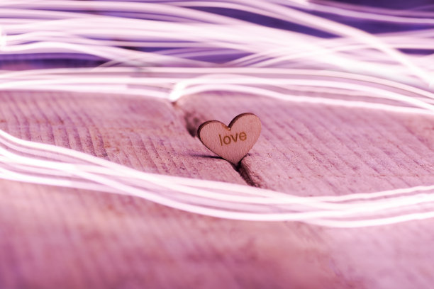 爱字在心中，情人的背景图片下载