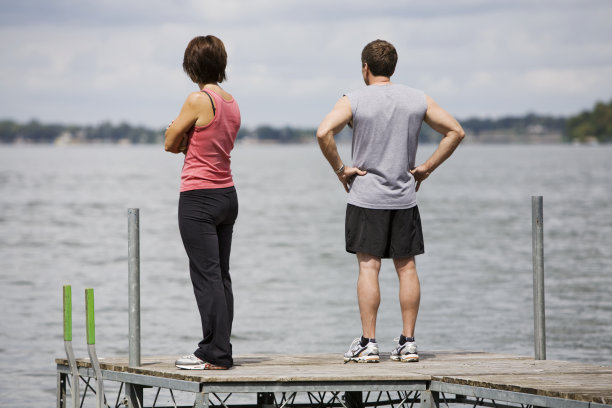 在湖上图片下载