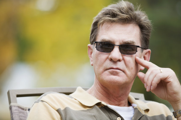 成熟的男性图片下载