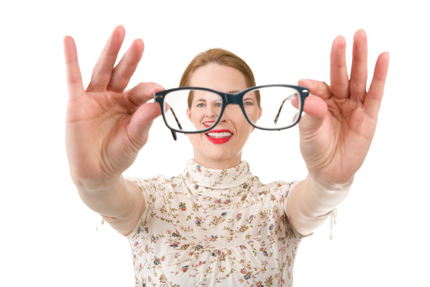 女人拿着眼镜图片下载