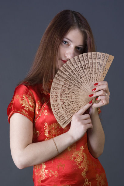 少女拿扇子图片下载