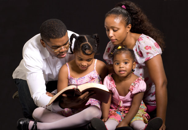 四口之家图片下载