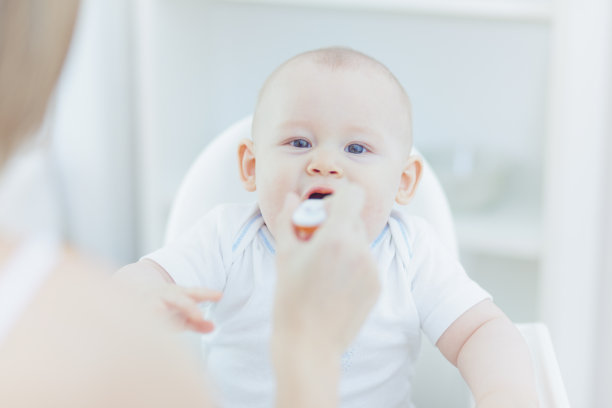 婴儿吃图片下载