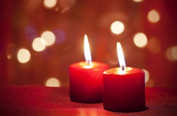 红色的蜡烛图片下载