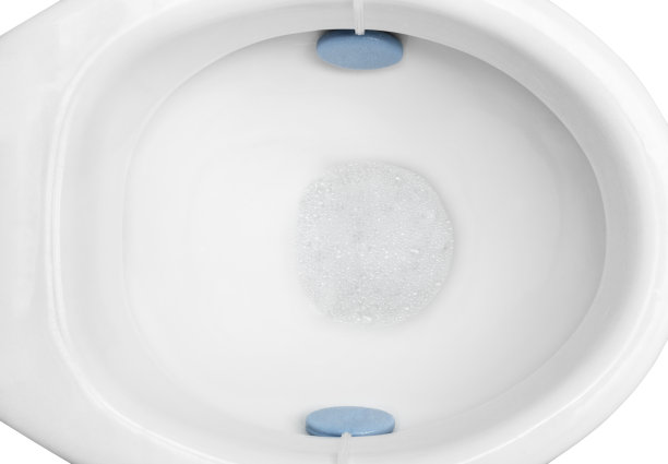 卫生间被隔离在白色背景上图片下载