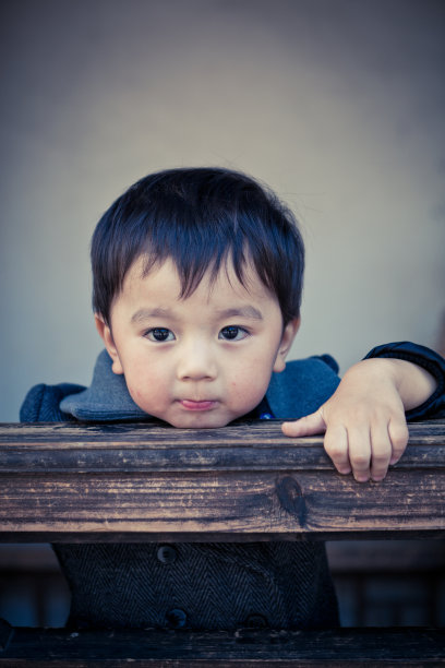 小男孩的肖像图片下载