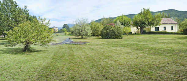 法国房子，篝火，全景图片下载